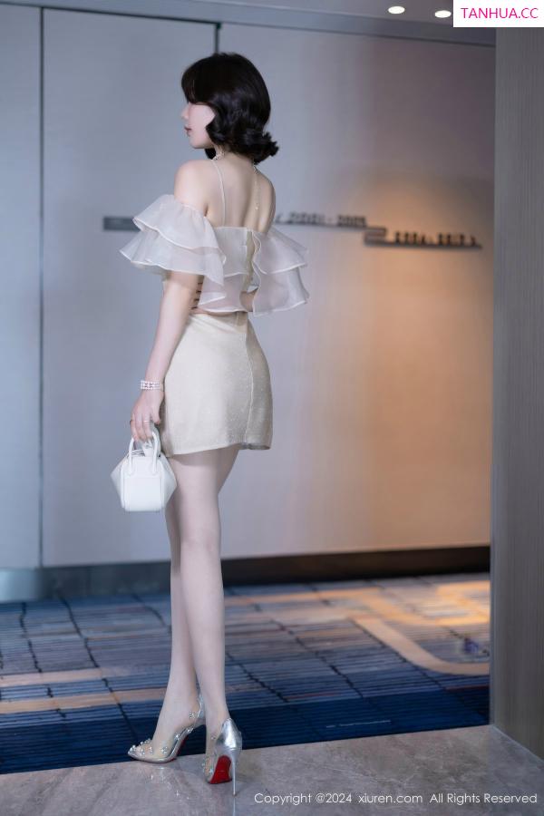 陈芝 芝芝Booty [XiuRen]高清写真图 2024.07.25 No.8917 徐莉芝Booty 丝袜美腿第13张图片